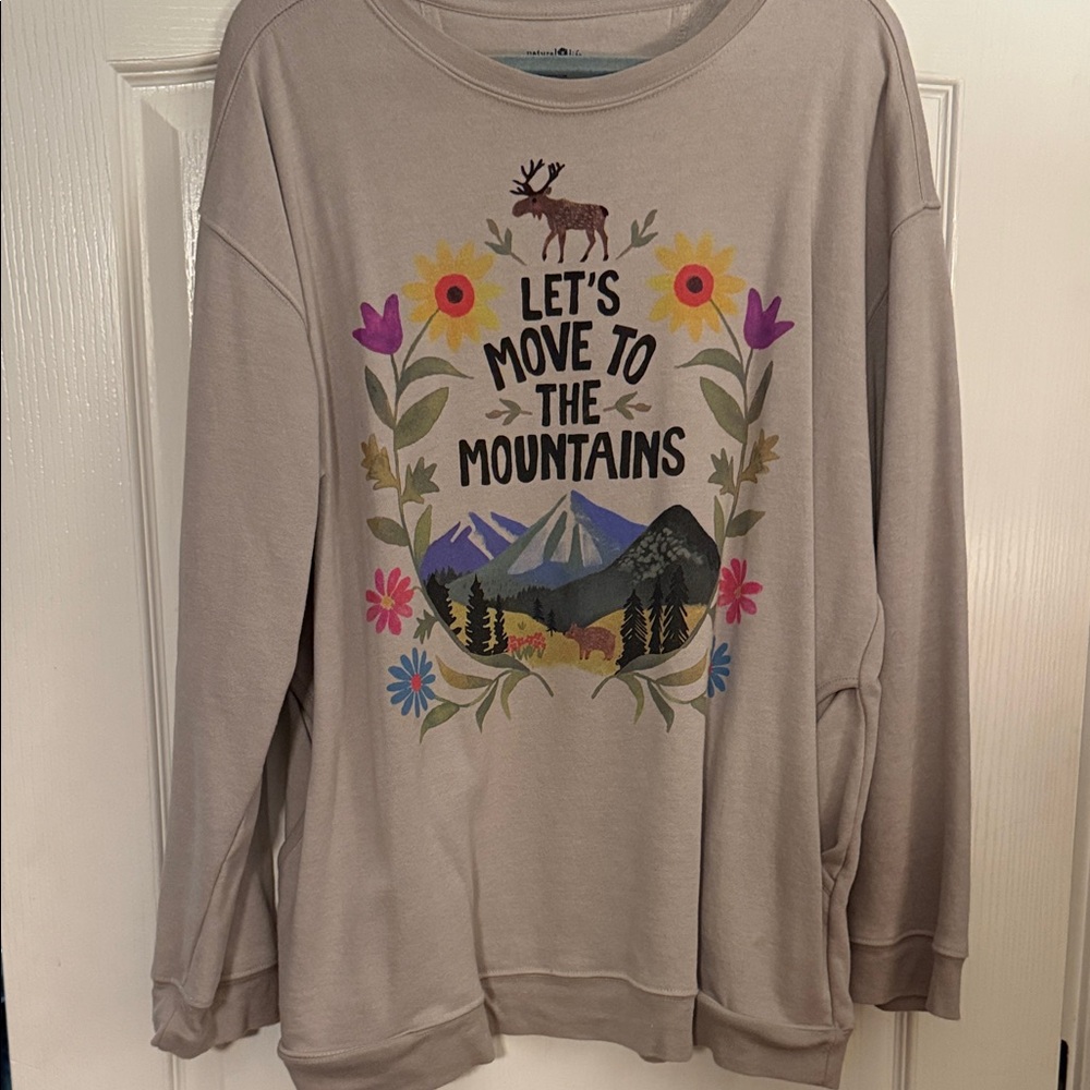 NATURAL LIFE Beige Sweatshirt with Colorful Mountain Graphic